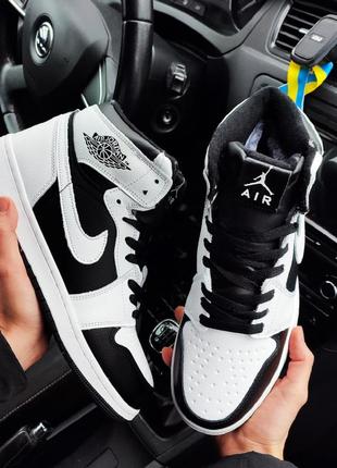 Зимние мужские кроссовки nike air air jordan 1 retro бело-чёрные1 фото