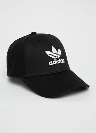 Кепка adidas черная