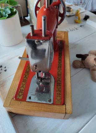 Винтажная швейная машинка детская ссср