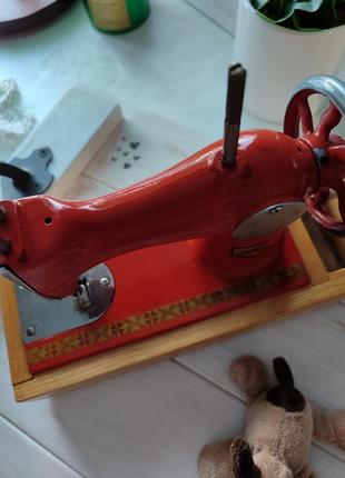 Винтажная швейная машинка детская ссср