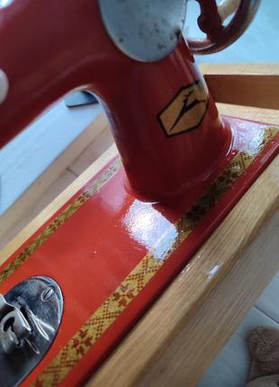 Винтажная швейная машинка детская ссср