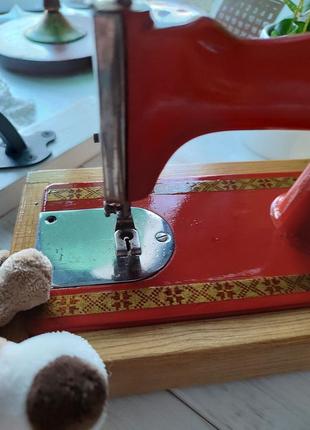 Винтажная швейная машинка детская ссср