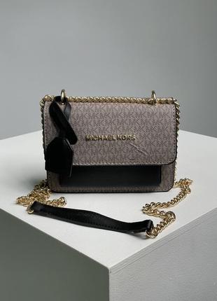 Жіноча сумка преміум якості у брендовому стилі