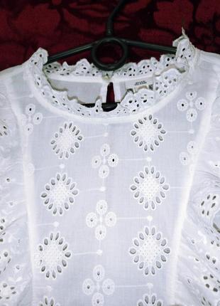 Белая блузка с прошвы блуза с прорезной вышивкой с рюшами блузка с объемными рукавами4 фото
