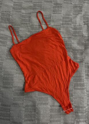 Красный боди-майечка от prettylittlething