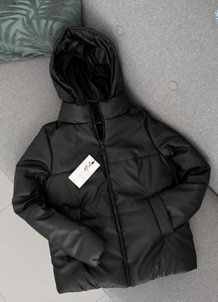 Пуховик женский кожаный зимний до -15°с roudi черный куртка женская теплая с капюшоном зима1 фото