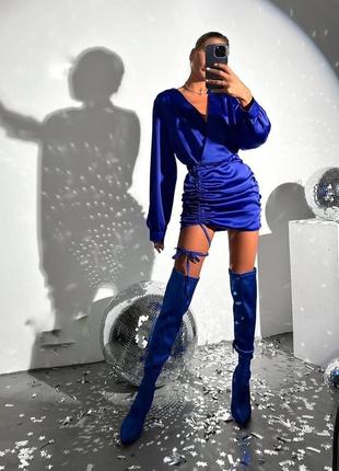 Плаття сукня шовкова атласна святкова новорічна синього кольору на завʼязках шнурках з v вирізом довгий рукав