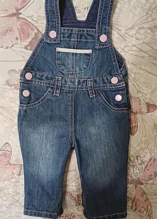 Замечательный джинсовый комбинизон 3-6 мес.