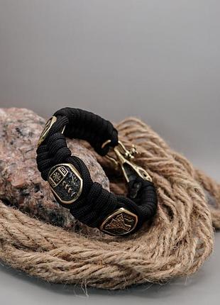Браслет из паракорда со скандинавскими бусинами на застежке череп ворона, в подарок брелок
