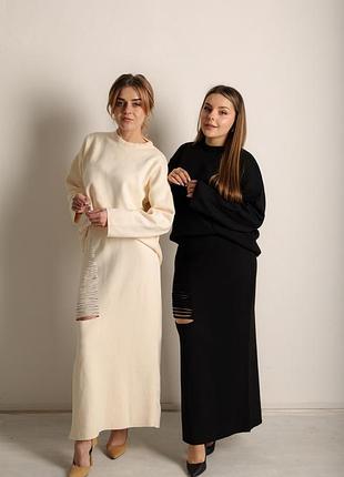 Костюм зі спідницею в‘язаний