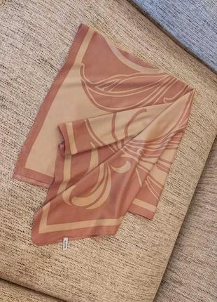 Шелковый платок valentino 90*90 см, valentino платок шарф, нюдовый шелковый платок