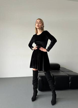 Платье короткое чёрное однотонное велюровое на длинный рукав качественная стильная трендовая бархатная7 фото