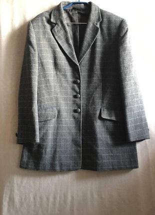 Удлиненный свободный серый в клетку пиджак с шерстью