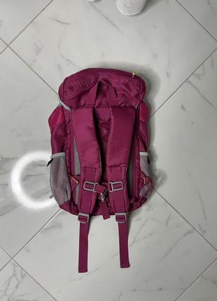 Backpack crane for kids