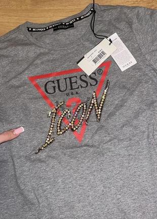 Футболка яскрава з камінням оригінал guess нова колекція гес