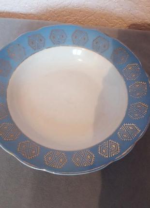 Тарелка для супа с голубой окантовкой2 фото