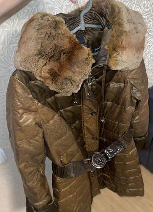 Пальто с натуральным мехом пуховик