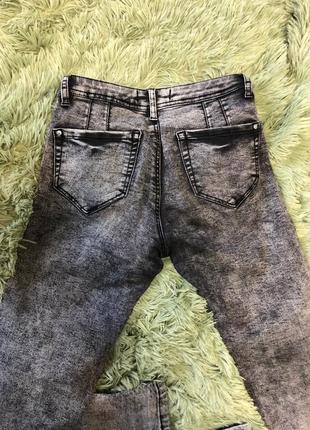 Джинсы bershka  skinny серого цвета3 фото