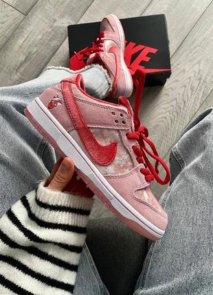 Nike sb dunk low x strange love valentine's day