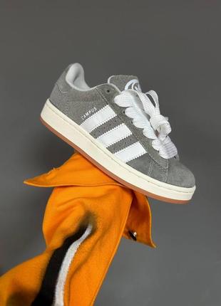 Чудові кросівки adidas campus grey white gum сірі з білим