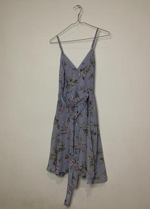 Нежно-фиолетовое платье миди6 фото