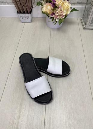 Шкіряні шльопанці