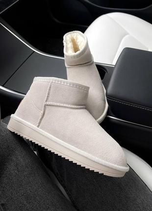 Женские зимние угги на меху mini натуральная замша белые (гидрофоб)