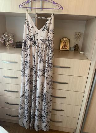 Платья шикарное , можно носить беременным