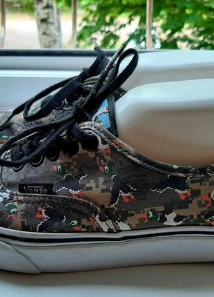Фирменные крутые кеды vans