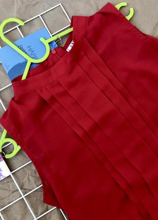 Шифоновая красная блузка без рукавов4 фото