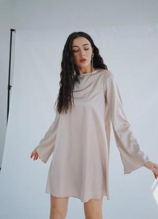 Короткое шелковое платье