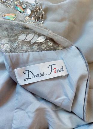 Новое женское платье миди серого цвета с декольте от бренда dress first5 фото