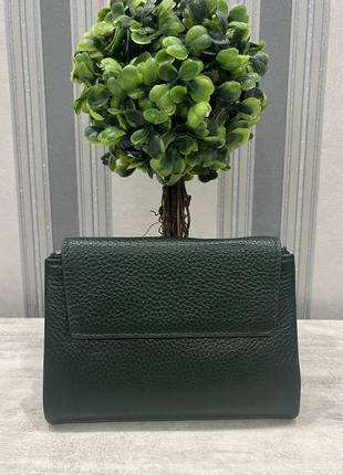 Женский кожаный небольшой кошелек в зеленом цвете8 фото