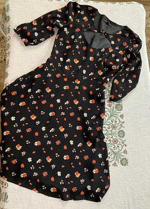 Красивое платье на подкладке