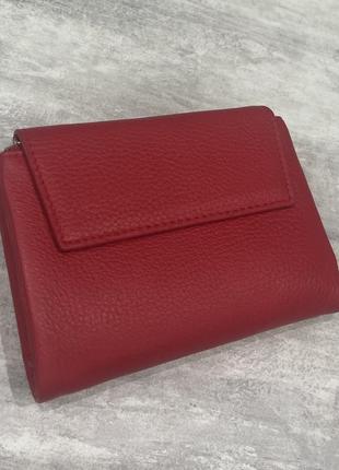 Жіночий маленький стильний шкіряний гаманець у червоному  кольорі