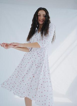 Платье в горошек на запах