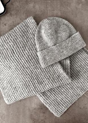 Комплект/набор серая шапка с шарфом