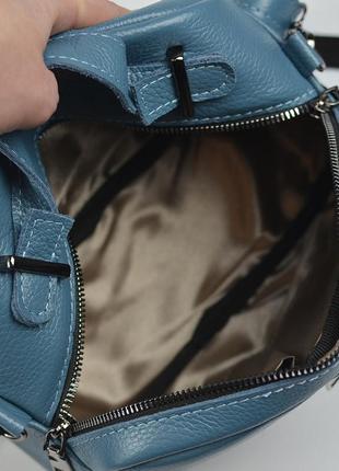 Блакитна жіноча шкіряна маленька сумка крос боді через плече з ручкою10 фото