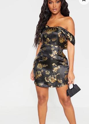 Мини платье prettylittlething