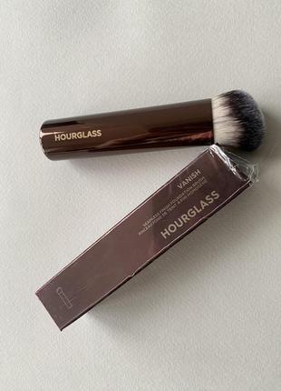 Hourglass vanish foundation brush пензлик для тону кисть2 фото