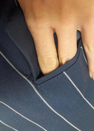 Женский темно-синий пиджак в вертикальную полоску10 фото
