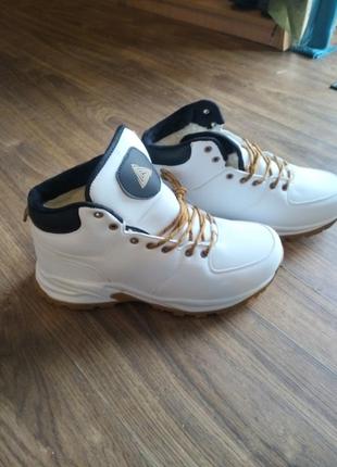 Мужские новые зимние кроссовки