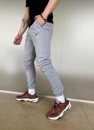 Спортивные штаны