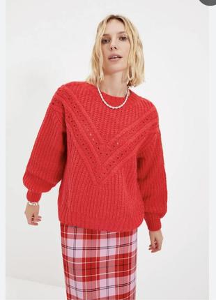Гарний светр в‘язаний червоний с 8-10