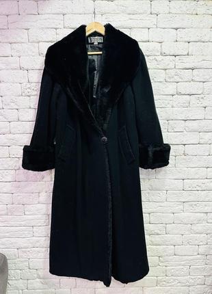 Длинное черное кашемировое зимнее пальто с эко мехом4 фото