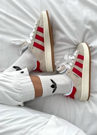 Стильні жіночі кросівки adidas campus crystal scarlet premium бежеві з червоним9 фото