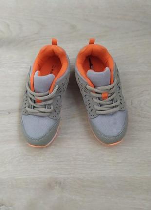 Симпатичні кросівки 👟