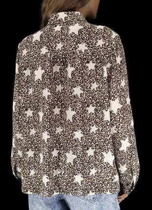 Брендова блузка "tu" з комбінованим принтом леопард + зірки. розмір uk18.6 фото