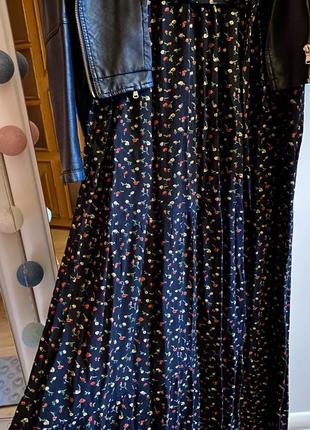 Жіноча довга сукня у квітковий принт на запах