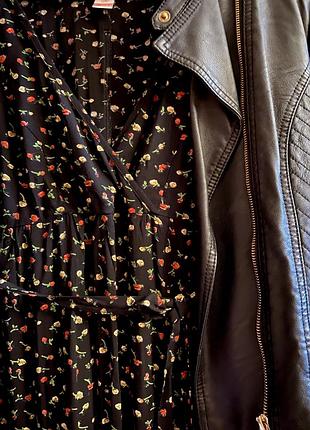 Жіноча довга сукня у квітковий принт на запах